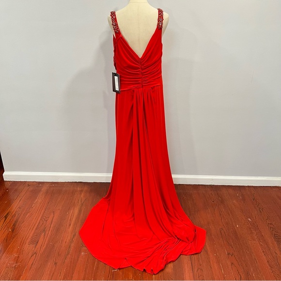 Mac Duggal Red V-Neck V-Back Embellished Shoulders Gloor Length Gown - Reemoly - Picture 12 of 17